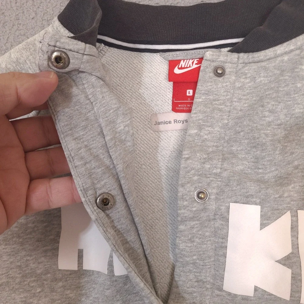 Nike Sweatshirt Jacket‎ Womens Large Gray Pinwheel Colorful Snap Button